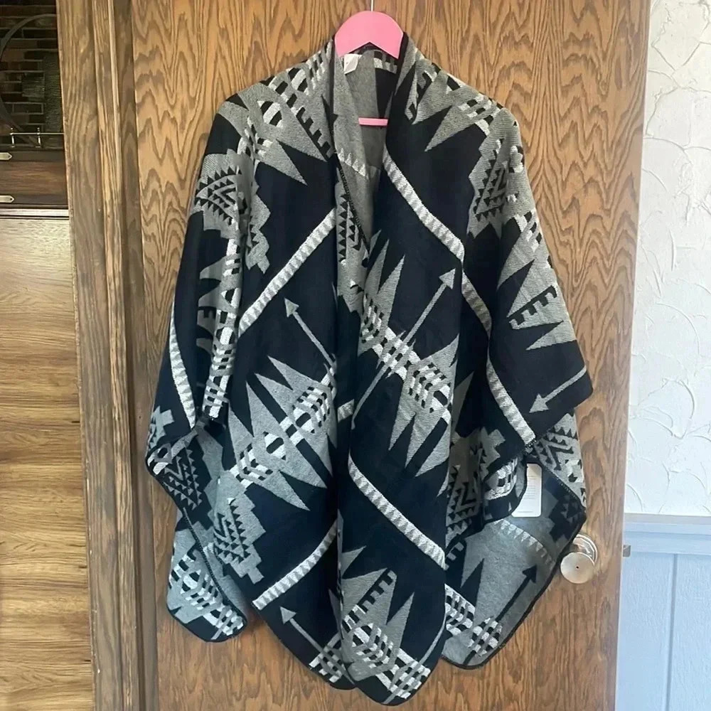 Black & Gray Aztec Wrap